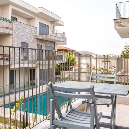 Gorgeous With Pool And Balcony In Izmir Daire