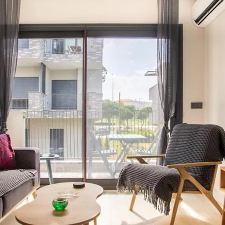Gorgeous With Pool And Balcony In Izmir Daire