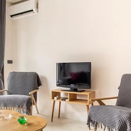 Daire Gorgeous With Pool And Balcony In Izmir